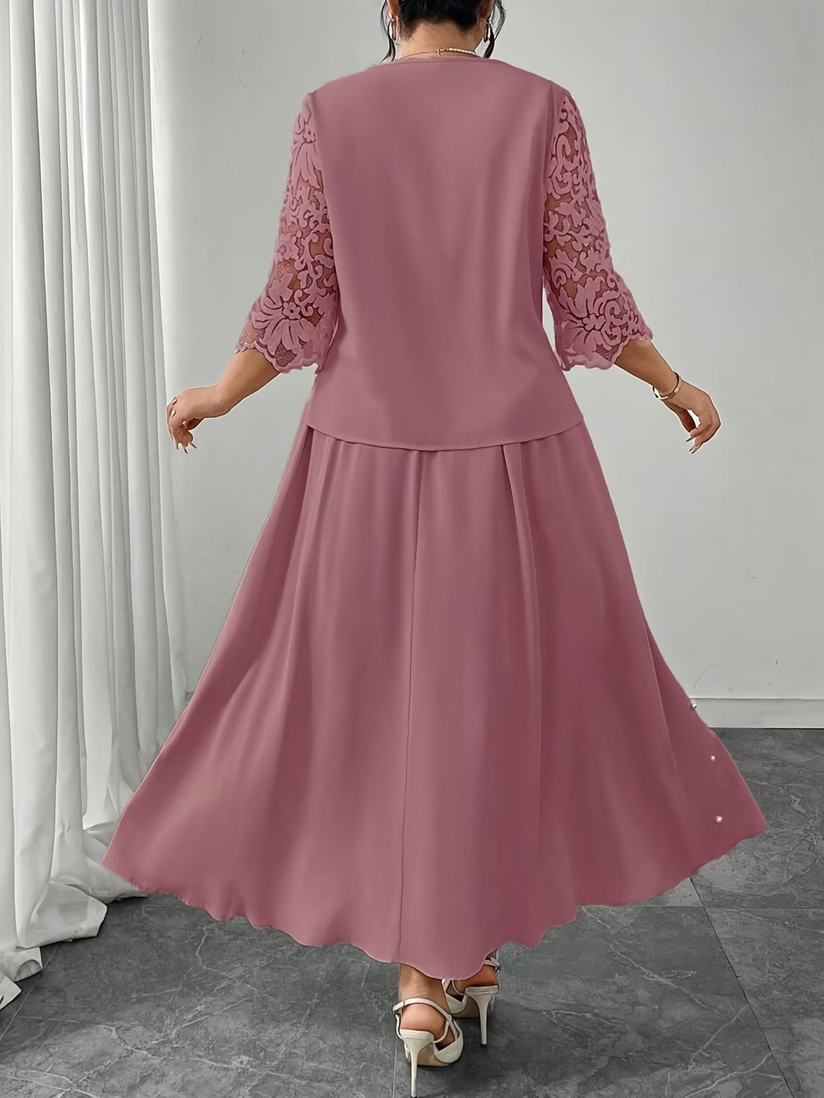 Women’s Plus Size Lace Patchwork Top & Beaded Skirt 2-Piece Outfit