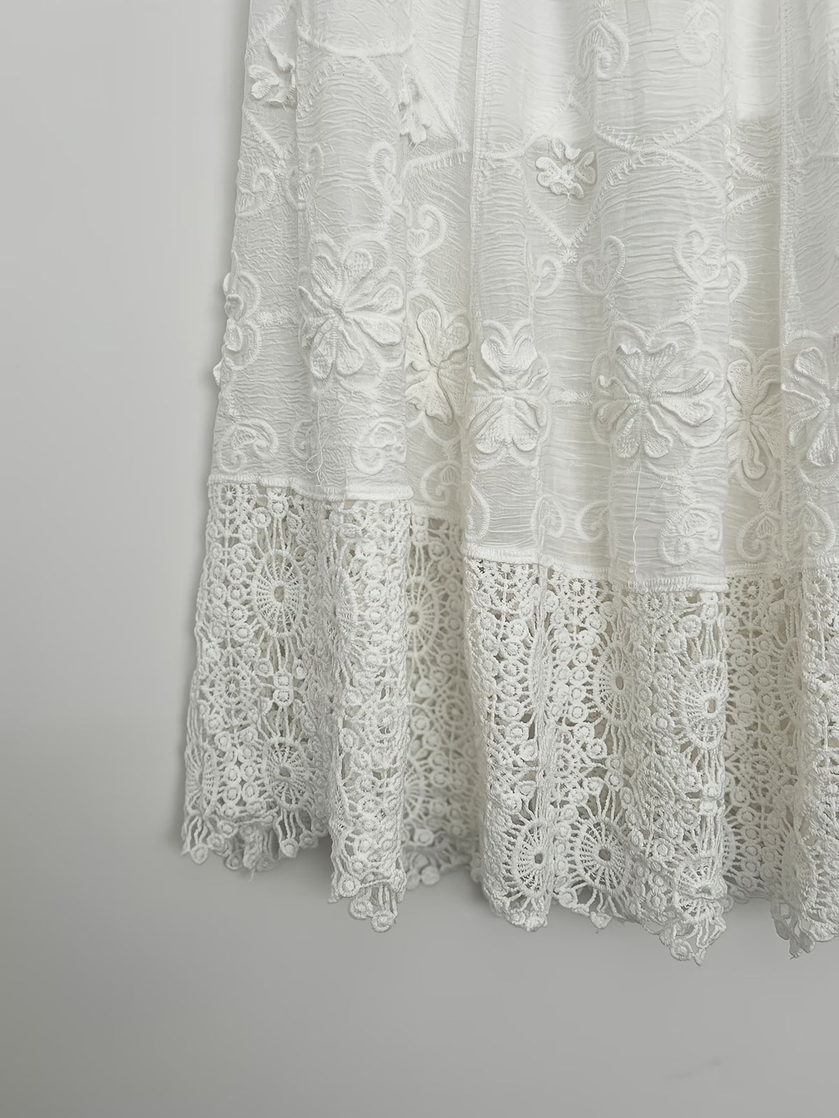 Women’s Delicate Hollow-Detail Sleeveless Top & Floral Embroidered Skirt Set