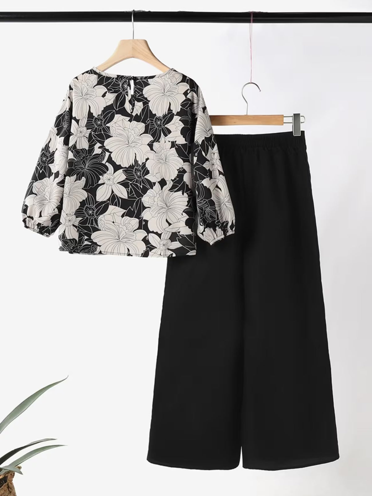 Women’s Lightweight Floral Blouse & Long Trousers 2-Piece Casual Set