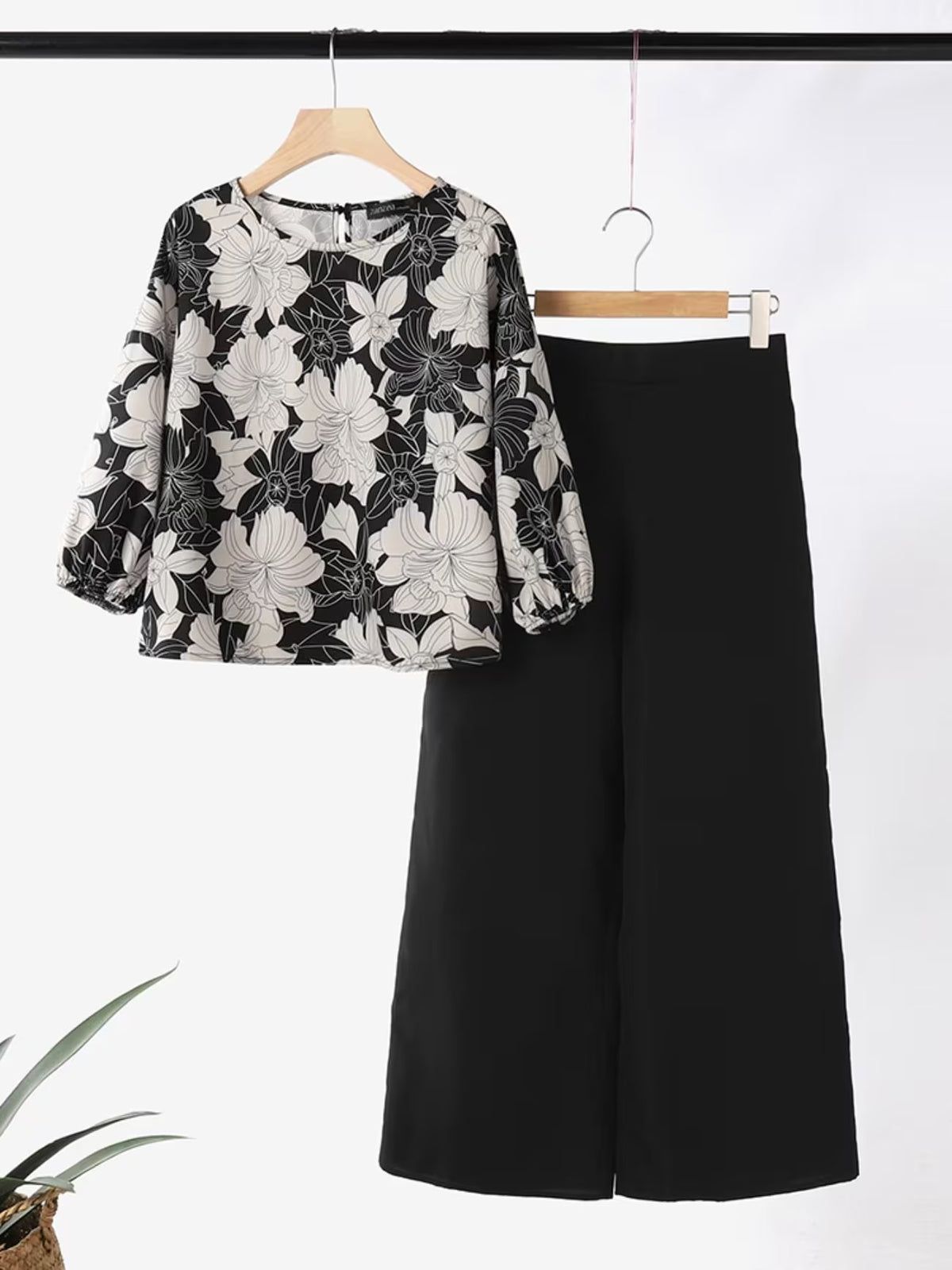 Women’s Lightweight Floral Blouse & Long Trousers 2-Piece Casual Set