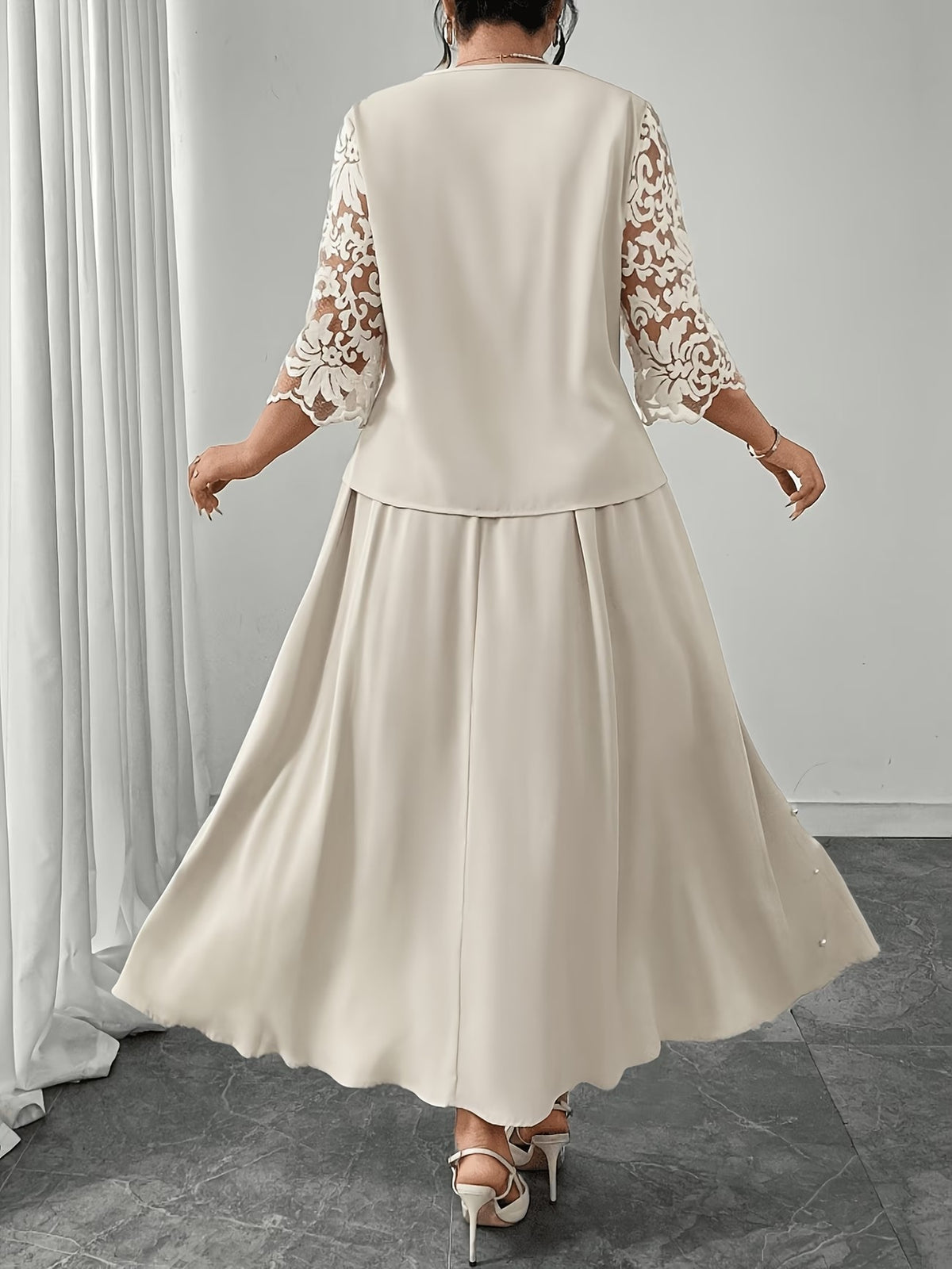 Women’s Plus Size Lace Patchwork Top & Beaded Skirt 2-Piece Outfit