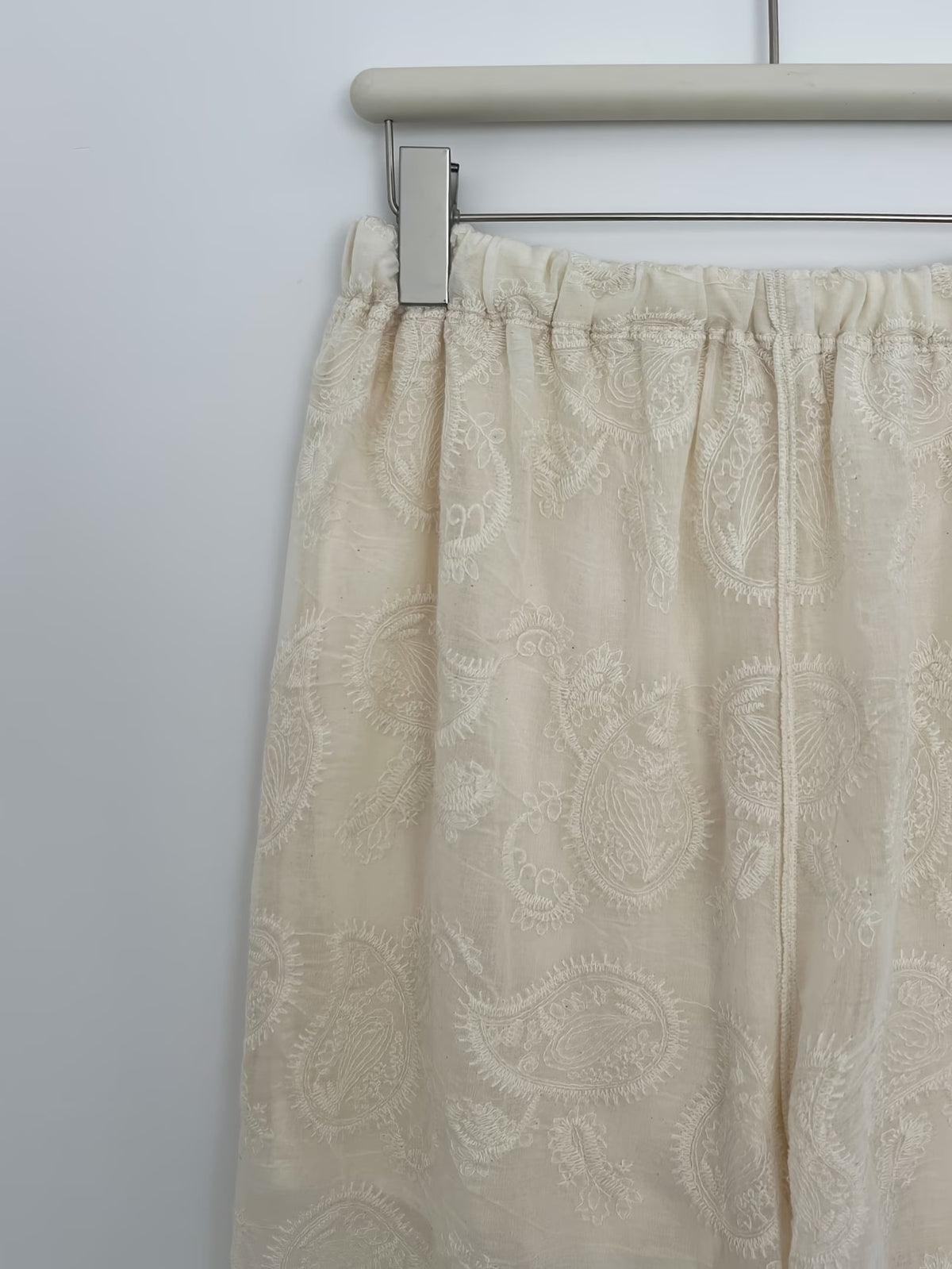 Women’s Artistic Embroidered Wavy-Hem Shirt & Straight-Leg Pants Outfit