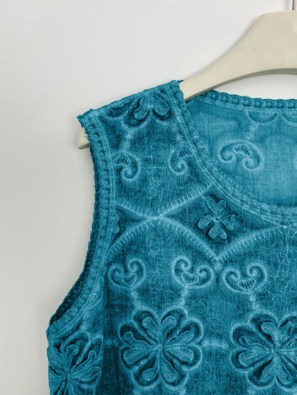 Women’s Delicate Hollow-Detail Sleeveless Top & Floral Embroidered Skirt Set