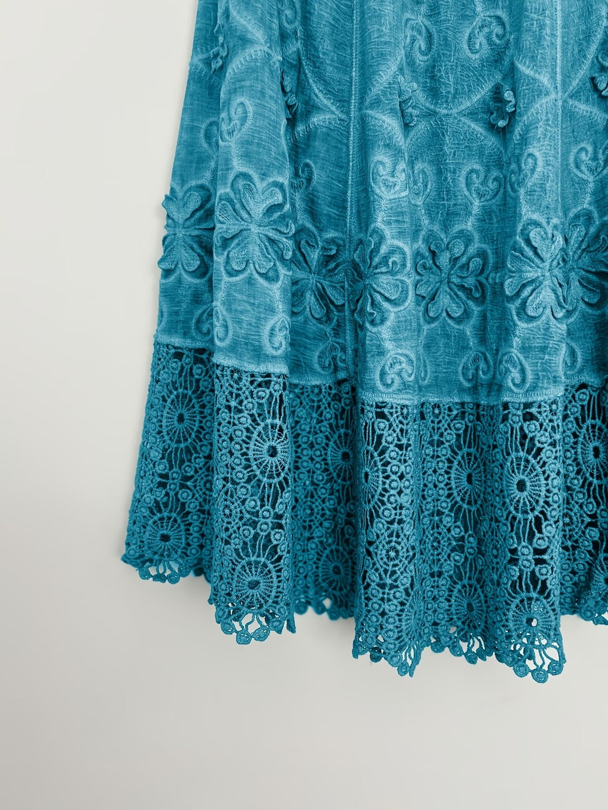 Women’s Delicate Hollow-Detail Sleeveless Top & Floral Embroidered Skirt Set